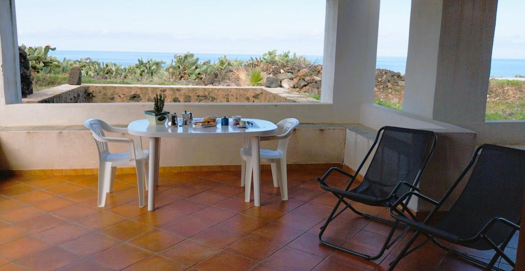 Elio&Mina - Appartamento Con Vista Mare Pantelleria Buitenkant foto
